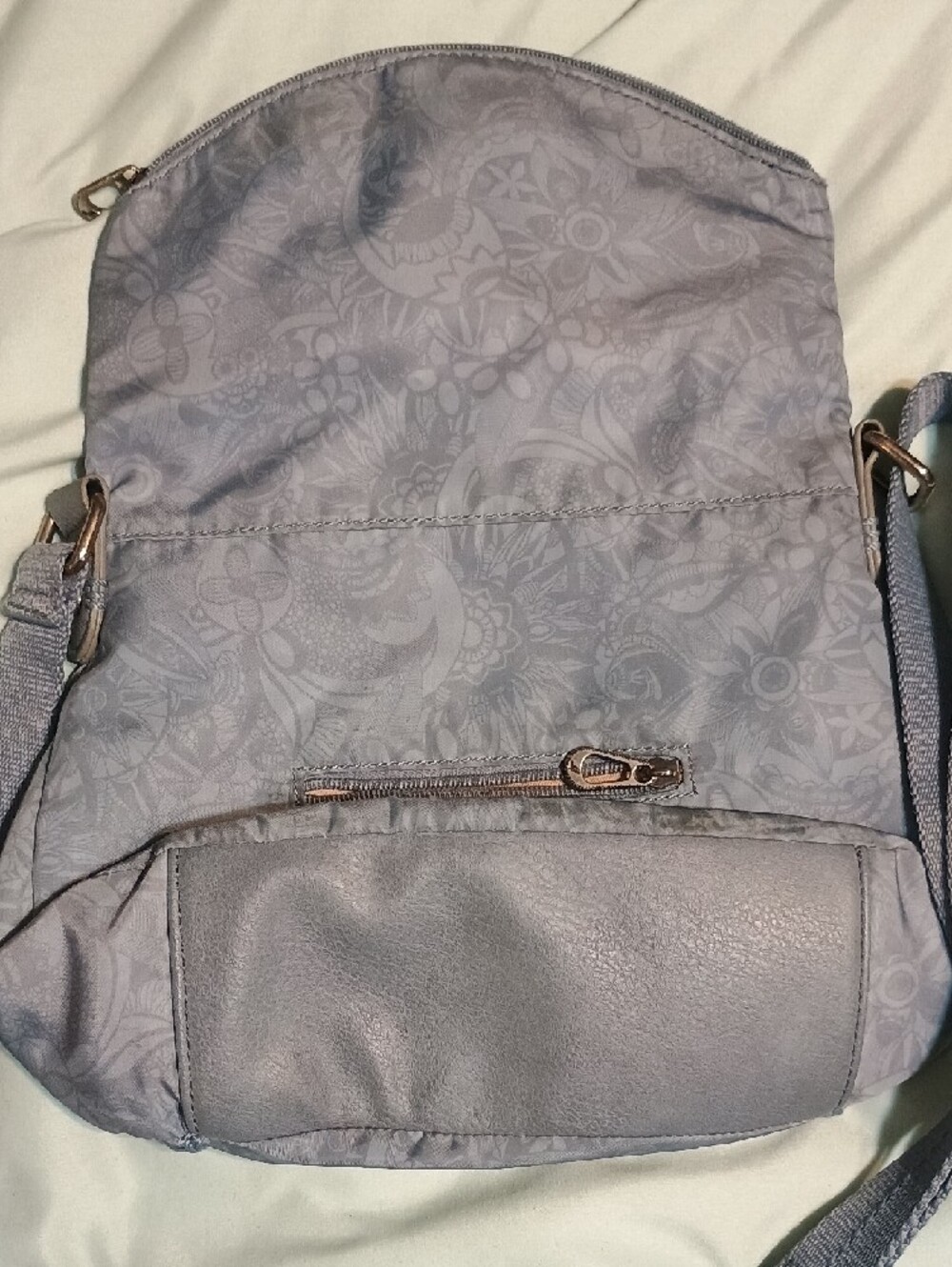 Sakroots Light Blue Floral Crossbody Bag with Adjustable Strap - Picture 4 of 5